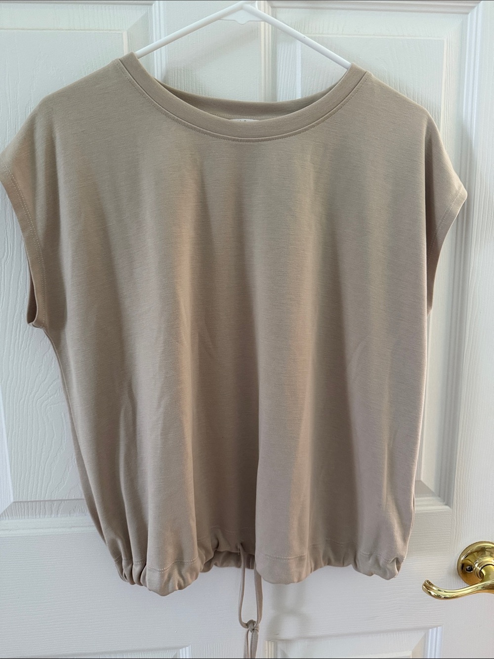 Cable & Gauge Taupe Drawstring Hem Sleeveless Tank